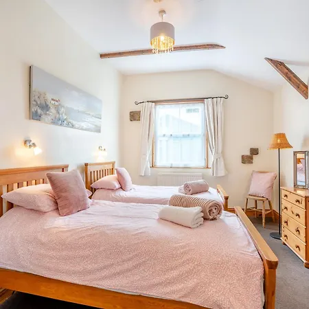 Holiday home Coble *